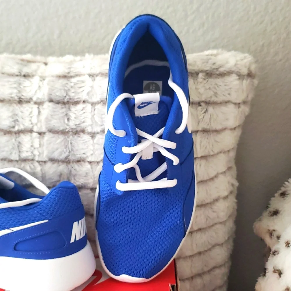 Nike Youth sneakers - Picture 2 of 12